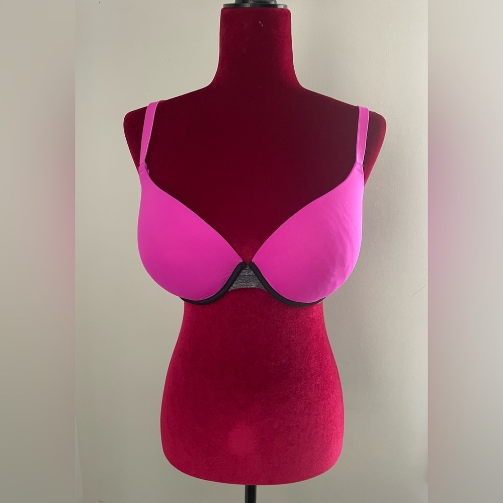Victoria's Secret Hot Pink Bra with Black Details suze 36 E(DD)
